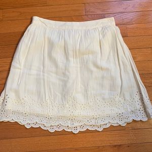 🟡 Old Navy eyelet skirt size small